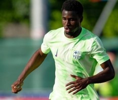 世体：巴萨18岁后卫法雷即将签约至2028年，只等俱乐部官宣