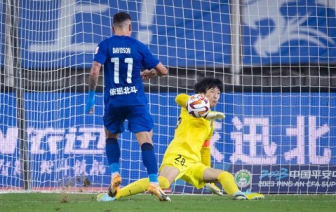 极速电竞官网-7月最佳门将牟鹏飞：丢球数迅速下降是靠团队努力