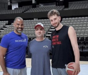 乌度卡：我告诉申京打出侵略性，打出一直以来的统治力